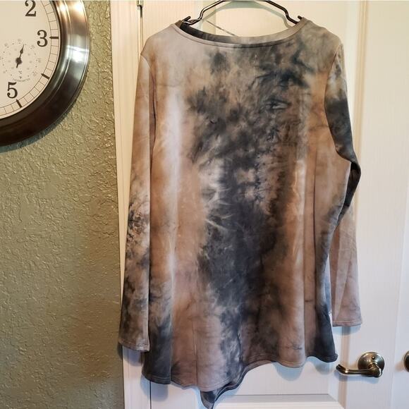 NEW CUPIO, tye dyed, knit, ‎ long sleeve,  ruffled hem top, 1X, 2X - Picture 2 of 6